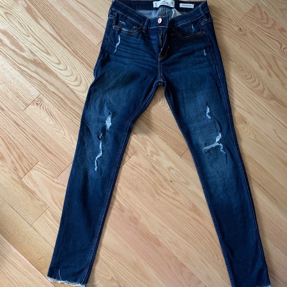 Ripped skinny jeans